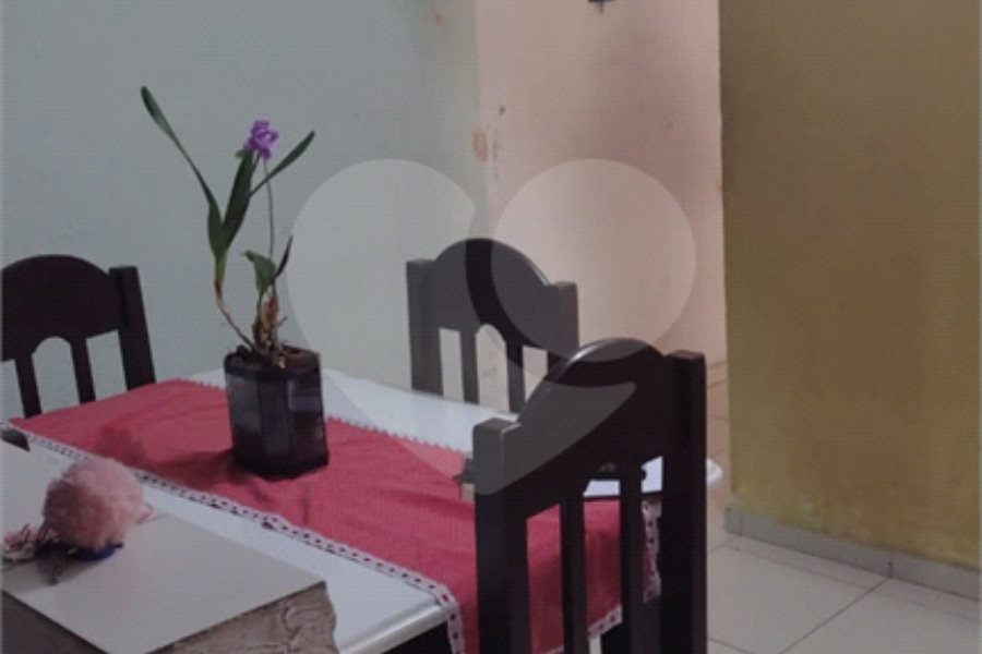 Sobrado à venda com 2 quartos em Cidade Tiradentes, São Paulo, SP