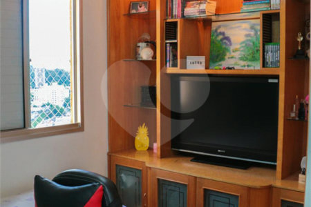 Apartamento à venda com 3 quartos, sendo 1 suíte, em Vila Gomes, São Paulo, SP