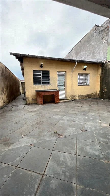 Casa Térrea à venda com 3 quartos em Jardim Dom José, São Paulo, SP