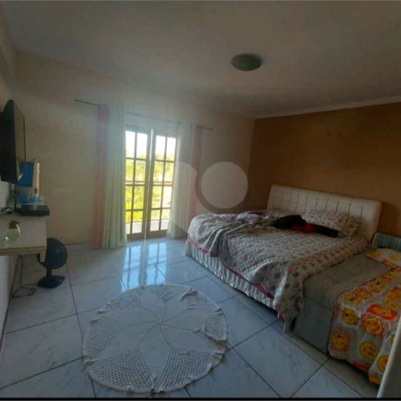 Casa à venda com 4 quartos, sendo 3 suítes,  no Centro, Bom Jesus dos Perdões, SP