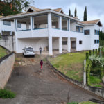 Casa à venda com 4 suítes no condomínio Suíça da Cantareira, Mairiporã - SP