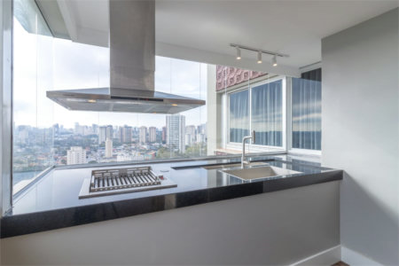 Apartamento à venda com 4 suítes em Vila Sofia, São Paulo, SP