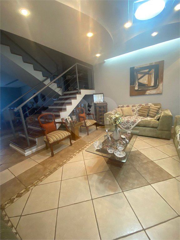 Casa à venda com 4 suítes no condomínio Okinawa, Paulínia - SP