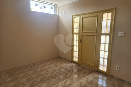 Sobrado à venda com 4 quartos, sendo 1 suíte, no Centro, Araraquara, SP