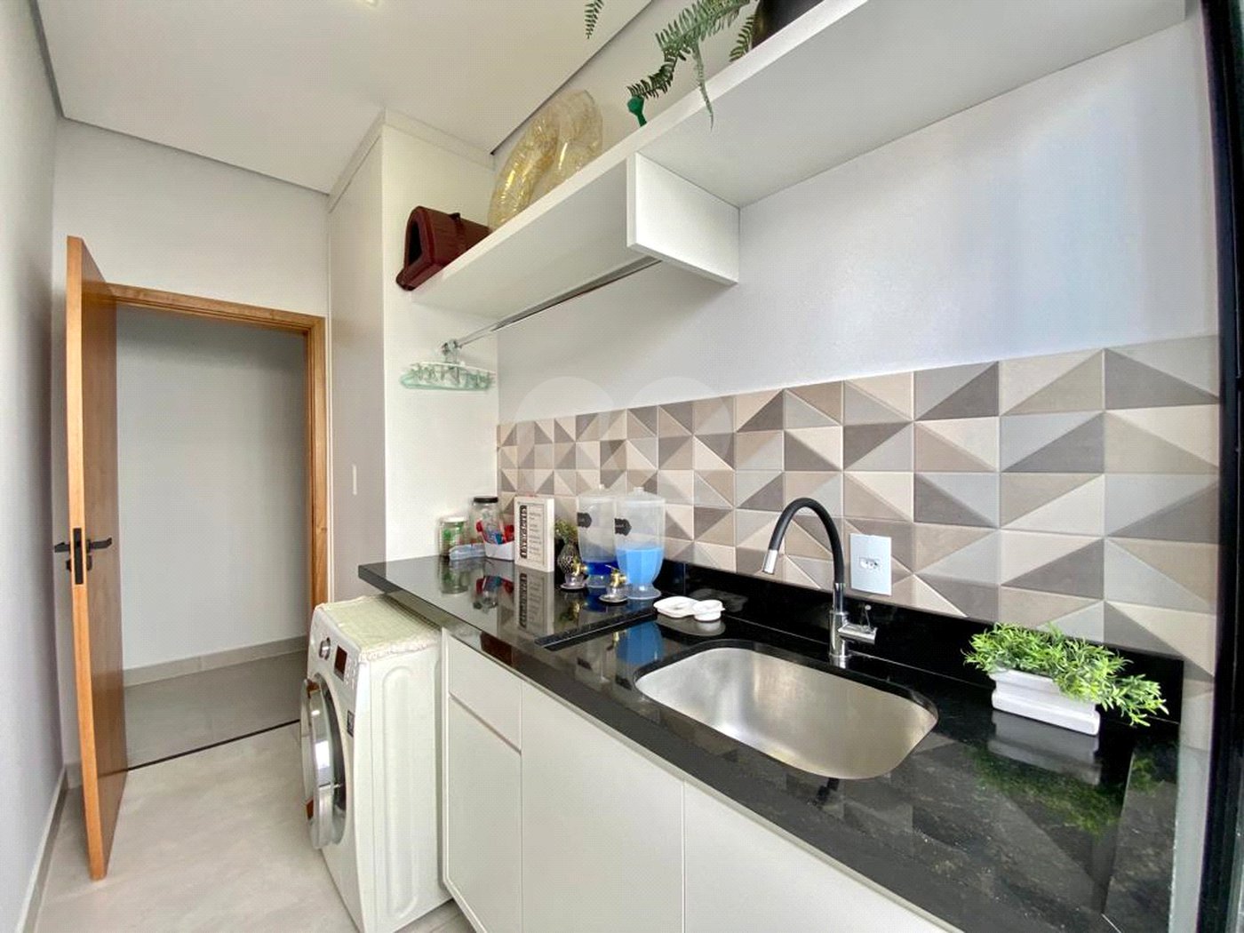 Casa à venda com 4 suítes no condomínio Jardim Vila Paradiso, Indaiatuba - SP