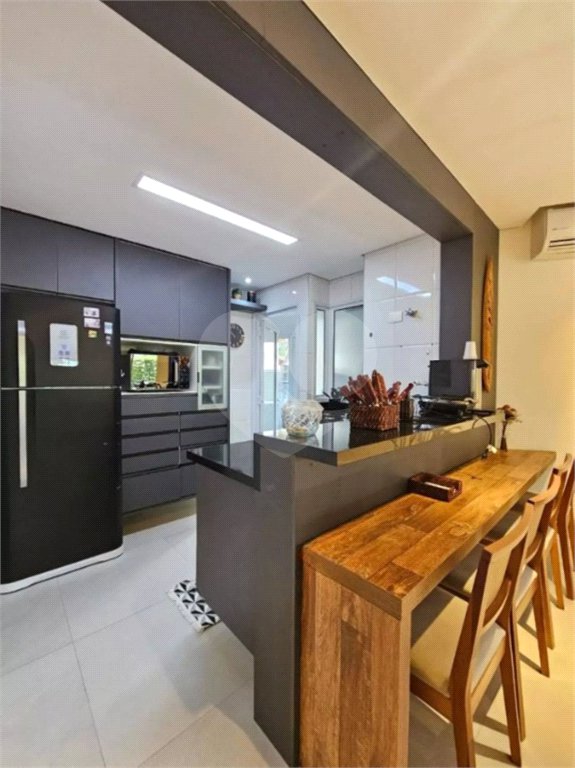 Apartamento à venda com 3 quartos, sendo 1 suíte, em Riviera de São Lourenço, Bertioga, SP