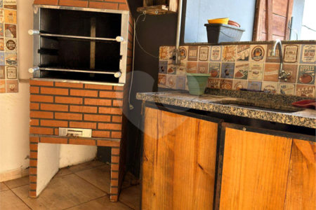 Casa à venda com 2 quartos em Vila Mazzei, Itapetininga, SP