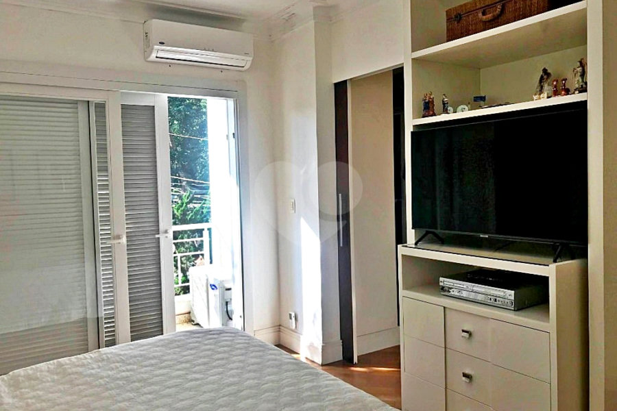 Casa à venda com 4 suítes em Horto Florestal, São Paulo, SP