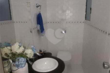 Sobrado à venda com 3 quartos, sendo 1 suíte,  em Vila Paulicéia, São Paulo, SP