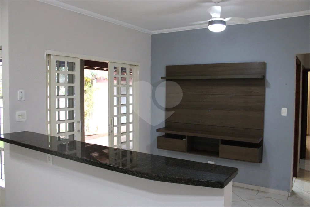 Casa à venda ou para alugar com 2 quartos em Jardim Santa Helena, Valinhos, SP