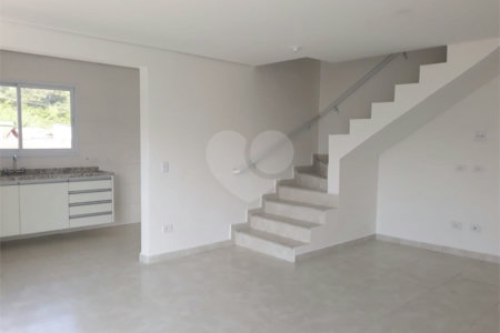 Apartamento à venda ou para alugar com 2 quartos, sendo 1 suíte,  em Vila Santa Isabel, São Roque, SP