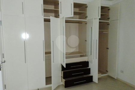 Casa à venda com 4 quartos, sendo 2 suítes,  em Vila Santista, Atibaia, SP