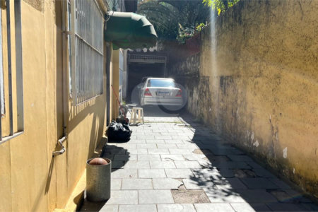 Casa à venda com 8 quartos, sendo 1 suíte, em Vila Mariana, São Paulo, SP