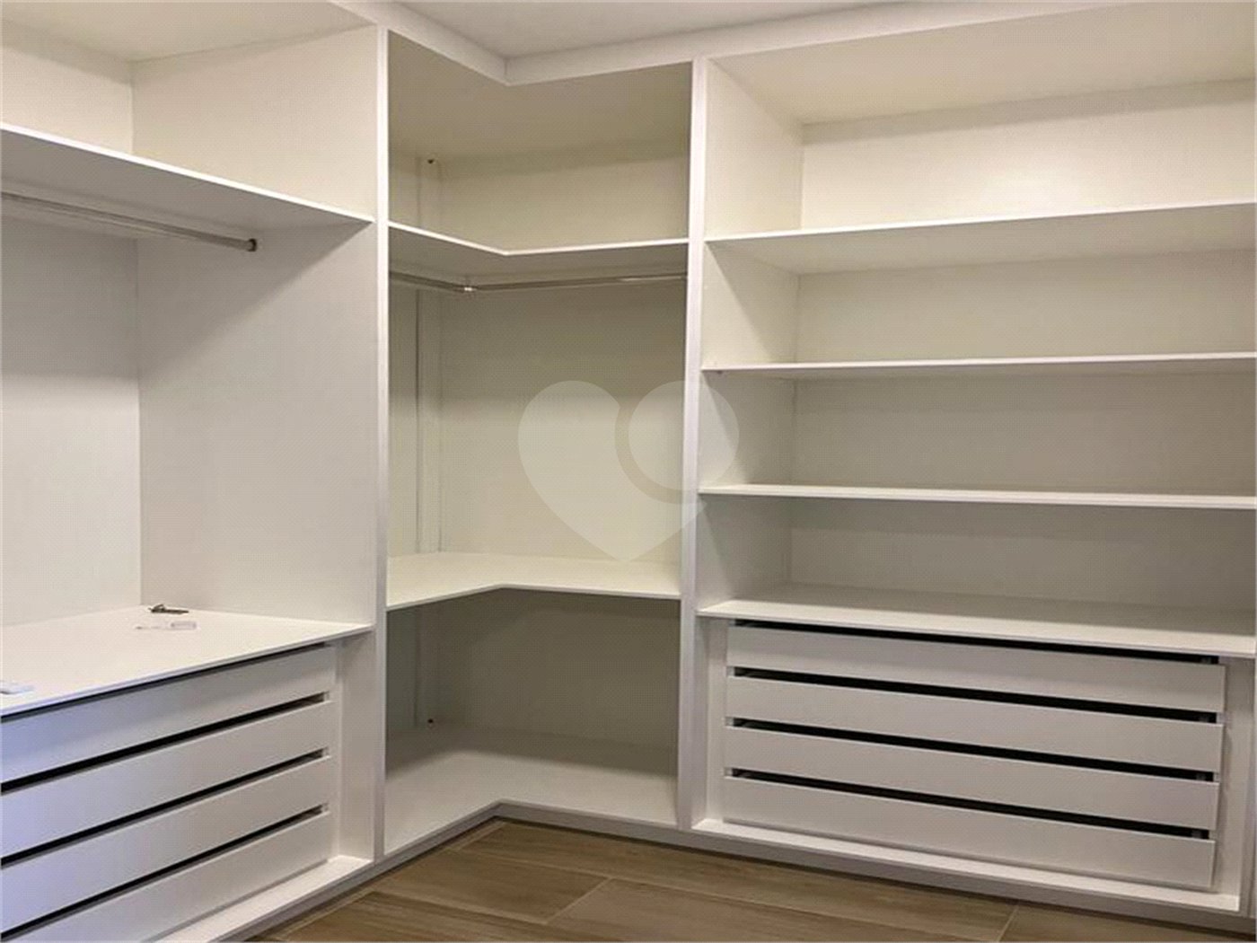 Casa à venda com 3 suítes no condomínio Jardim Residencial Dona Lucilla, Indaiatuba - SP