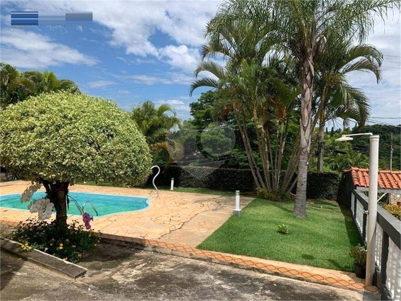 Casa à venda com 3 quartos no condomínio Recanto Florido, Vinhedo - SP