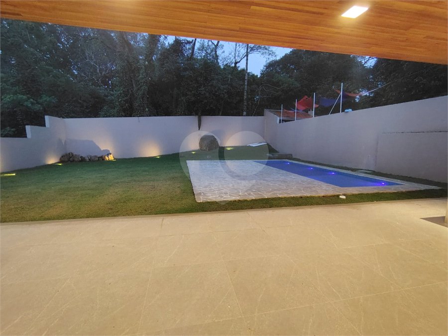 Casa à venda ou para alugar com 4 suítes no condomínio Panorama, Atibaia - SP