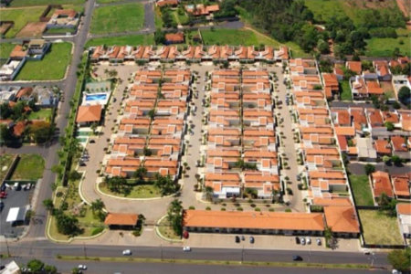 Casa à venda com 3 quartos, sendo 1 suíte,  no condomínio Vila Aracoara, Araraquara - SP