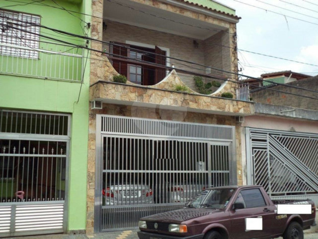 Sobrado à venda com 4 quartos, sendo 1 suíte,  em Parque Edu Chaves, São Paulo, SP