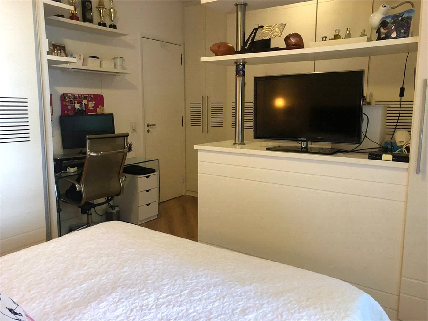 Apartamento à venda com 3 quartos, sendo 2 suítes, em Real Parque, São Paulo, SP