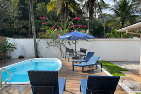 Casa à venda com 3 quartos, sendo 2 suítes,  em Maresias, São Sebastião, SP