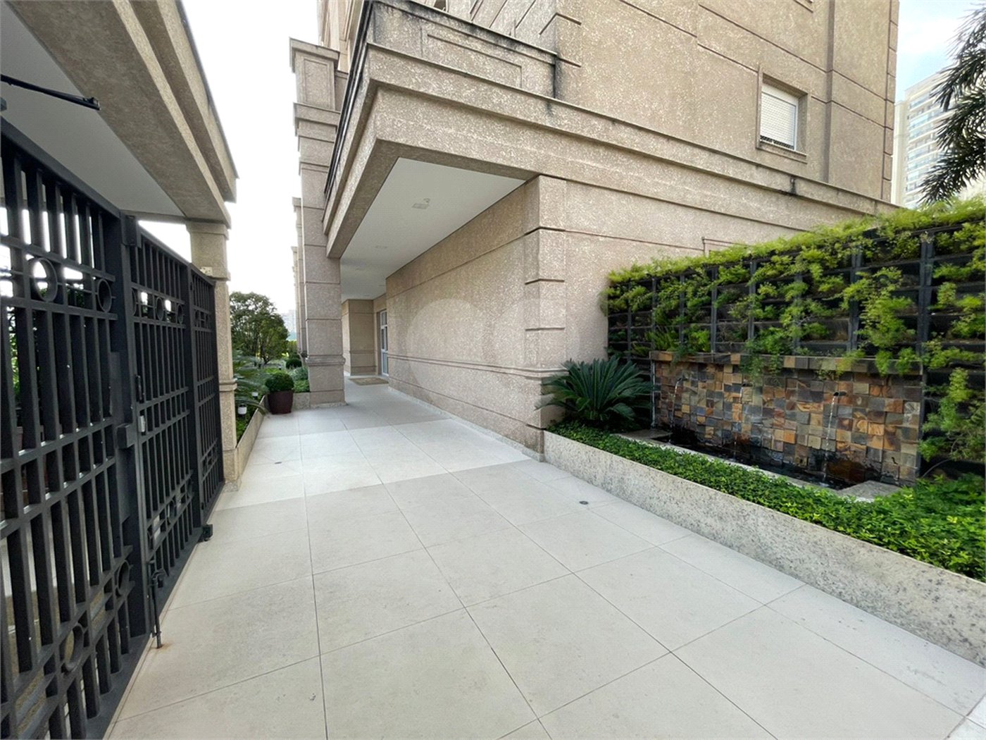 Apartamento à venda com 3 suítes em Vila Romana, São Paulo, SP