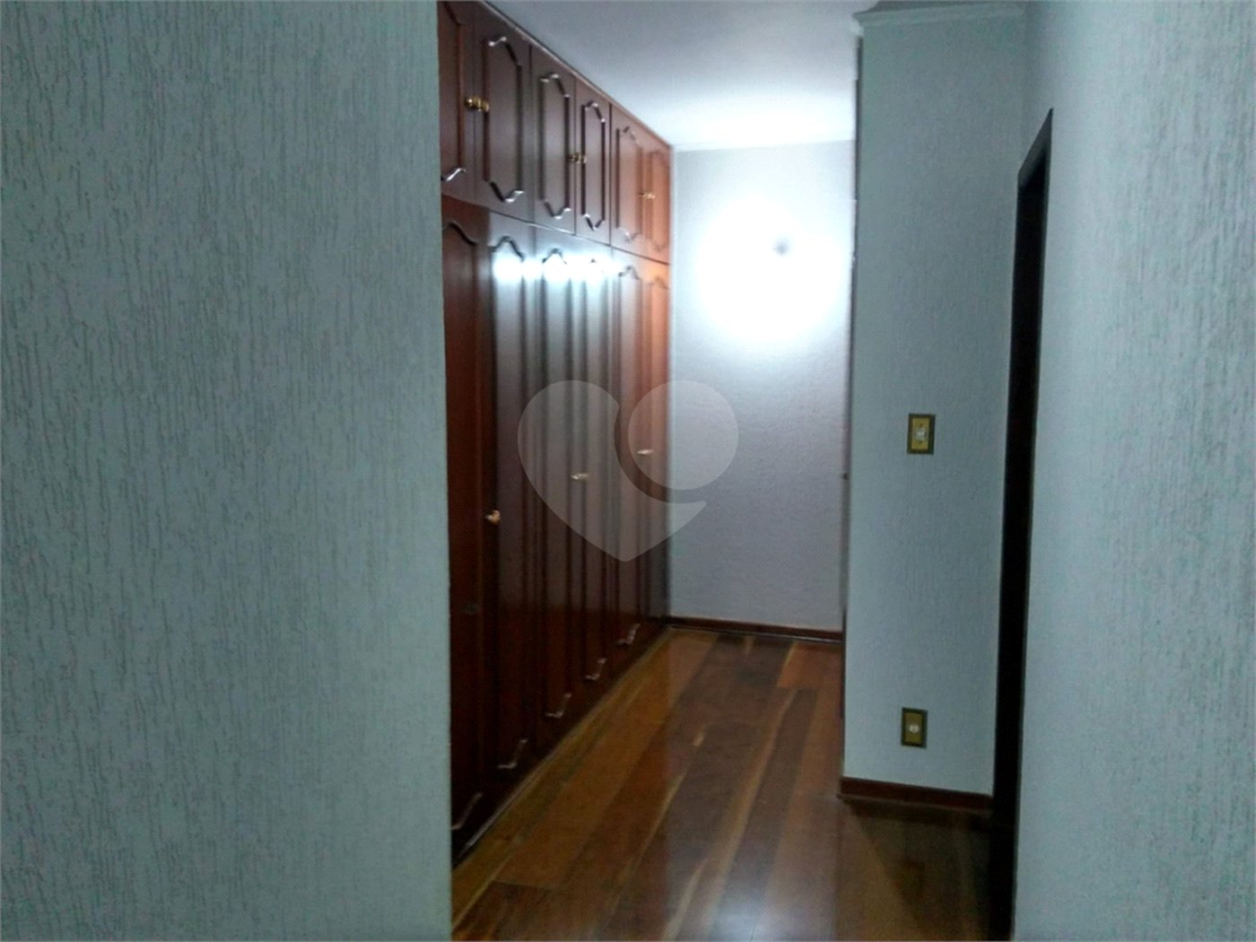 Casa à venda com 3 quartos, sendo 2 suítes,  em Vila Suissa, Mogi das Cruzes, SP