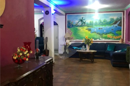 Casa à venda com 4 quartos, sendo 1 suíte, em Senador Vasconcelos, Rio de Janeiro, RJ