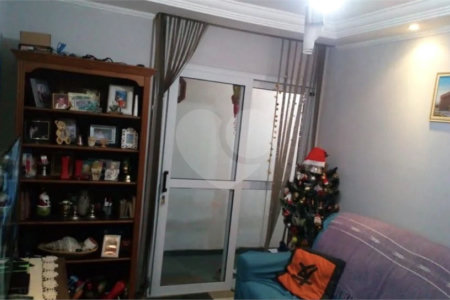 Sobrado à venda com 2 quartos em Jardim Rosemary, Cotia, SP