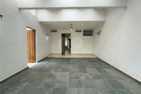 Casa de Vila à venda com 3 quartos, sendo 1 suíte, em Indianópolis, São Paulo, SP