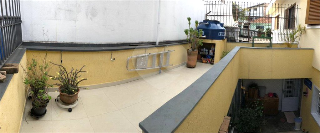 Casa à venda com 3 quartos, sendo 1 suíte,  no condomínio Residencial Vila Irmãos Arnoni, São Paulo - SP