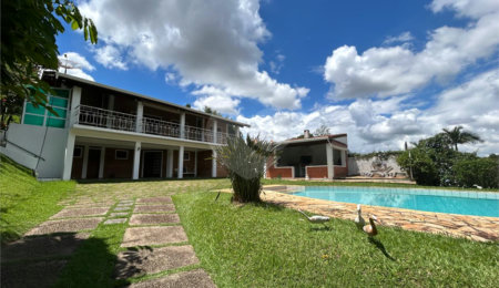 Casa à venda com 5 quartos, sendo 3 suítes,  no condomínio Estância Marambaia, Vinhedo - SP