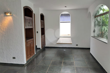 Sobrado à venda com 4 quartos, sendo 2 suítes, em Granja Julieta, São Paulo, SP