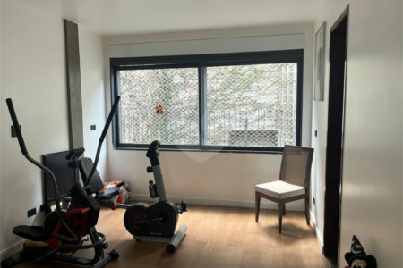 Casa à venda com 4 quartos, sendo 3 suítes, no condomínio Vitoria Regia, São Paulo - SP