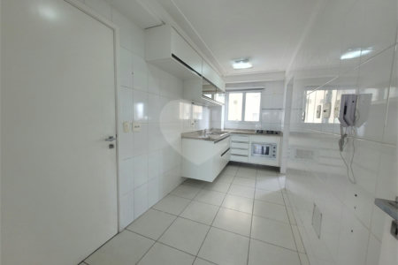 Apartamento à venda com 3 suítes no Centro, Santo André, SP