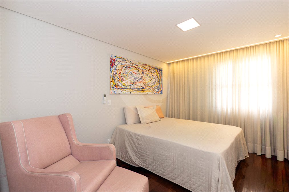 Apartamento à venda com 3 quartos, sendo 1 suíte,  em Vila Uberabinha, São Paulo, SP