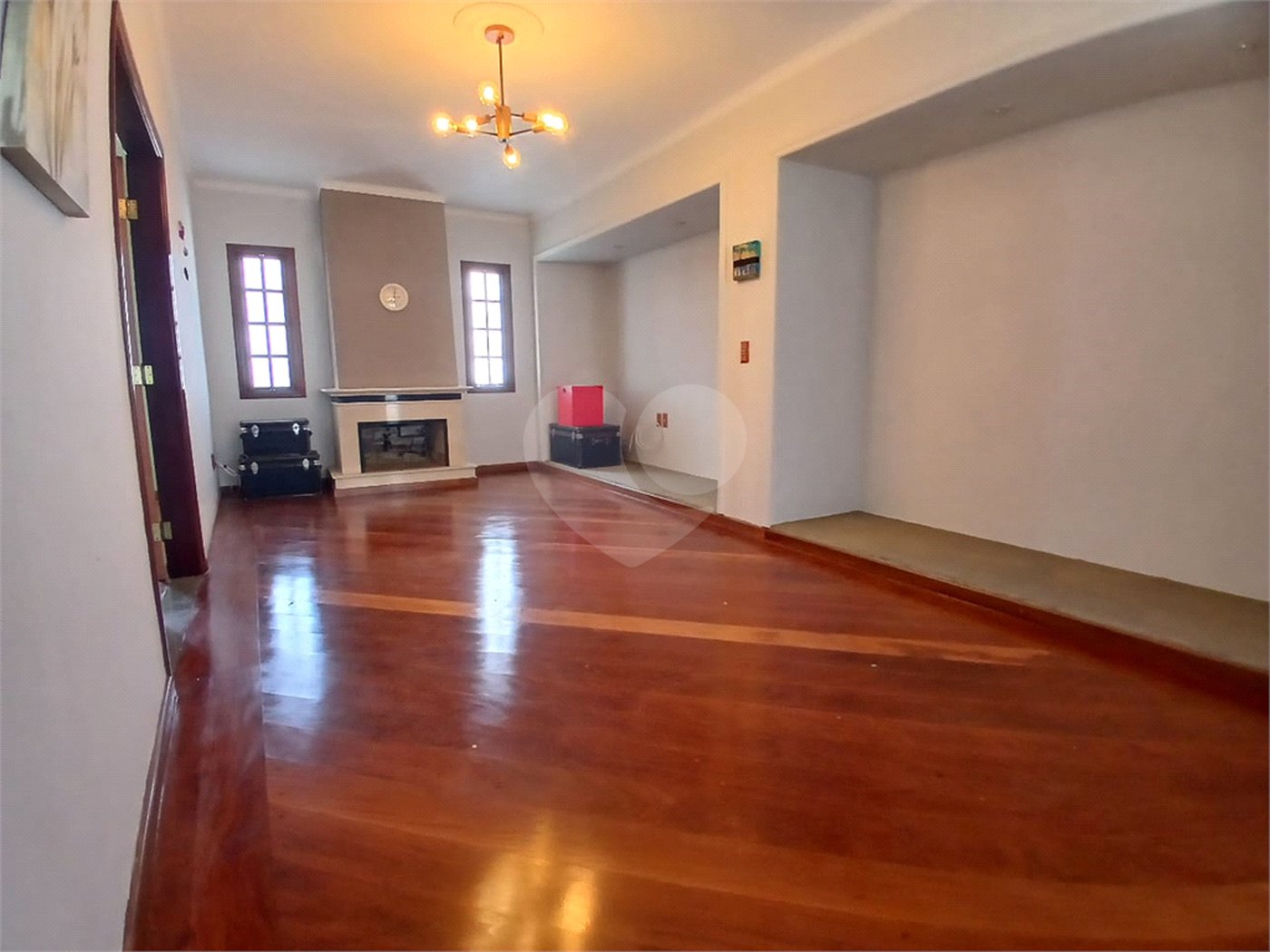 Casa à venda com 5 quartos, sendo 3 suítes, em Vila Santista, Atibaia, SP