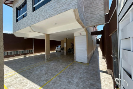 Duplex à venda com 2 quartos, sendo 1 suíte, apenas 400m Mar