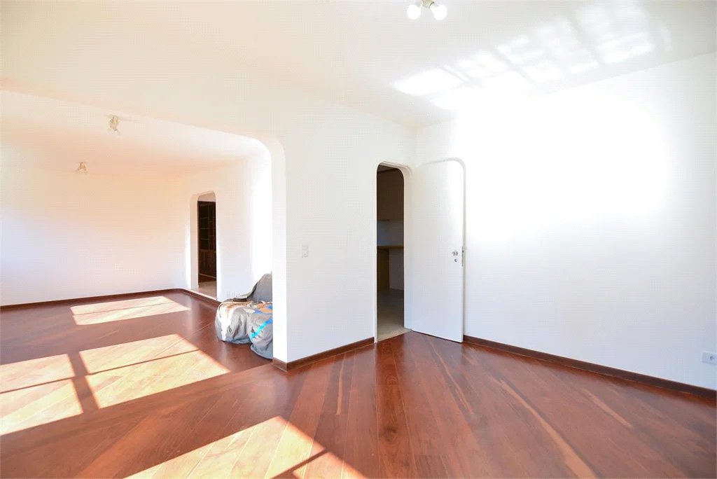Apartamento à venda com 4 quartos, sendo 2 suítes, em Brooklin Paulista, São Paulo, SP