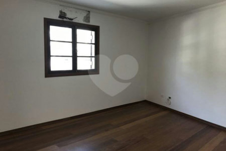 Sobrado à venda com 5 quartos, sendo 4 suítes, em Jardim Franca, São Paulo, SP
