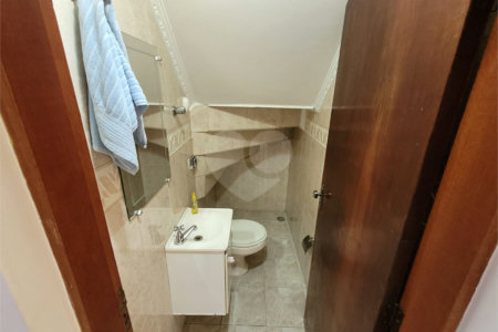Sobrado à venda com 3 quartos, sendo 1 suíte, em Vila dos Remédios, São Paulo, SP