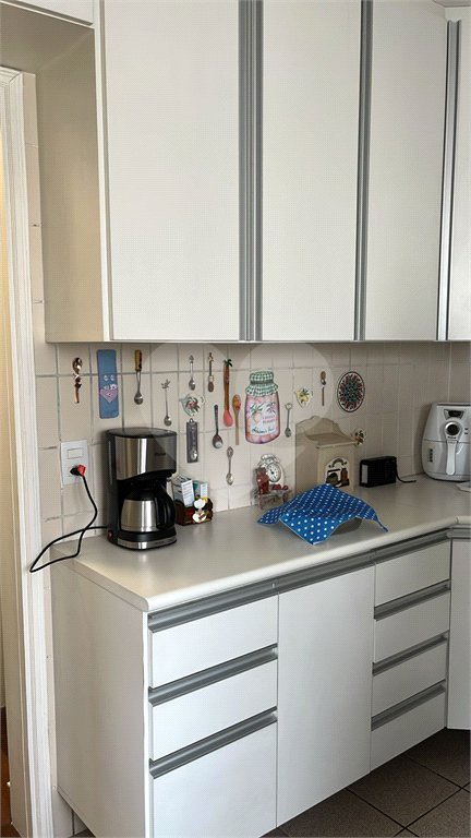 Apartamento à venda com 3 quartos, sendo 1 suíte,  em Jardim das Acácias, São Paulo, SP