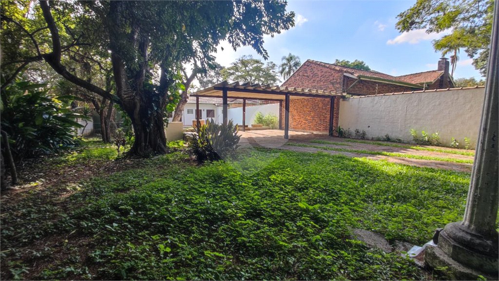 Terreno à venda com 1 suíte em Interlagos, São Paulo, SP