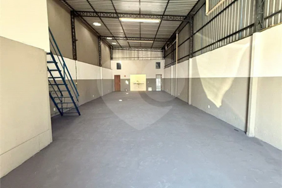 Salão Comercial para alugar no Bairro Água Branca
