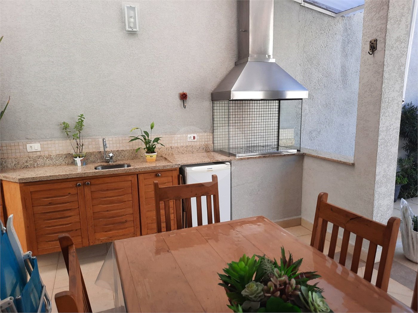 Casa à venda com 3 suítes no condomínio Parque Arco Iris, Atibaia - SP