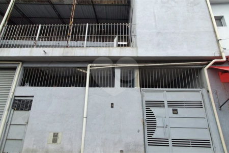 Sobrado à venda com 2 quartos, sendo 1 suíte, em Vila Zat, São Paulo, SP