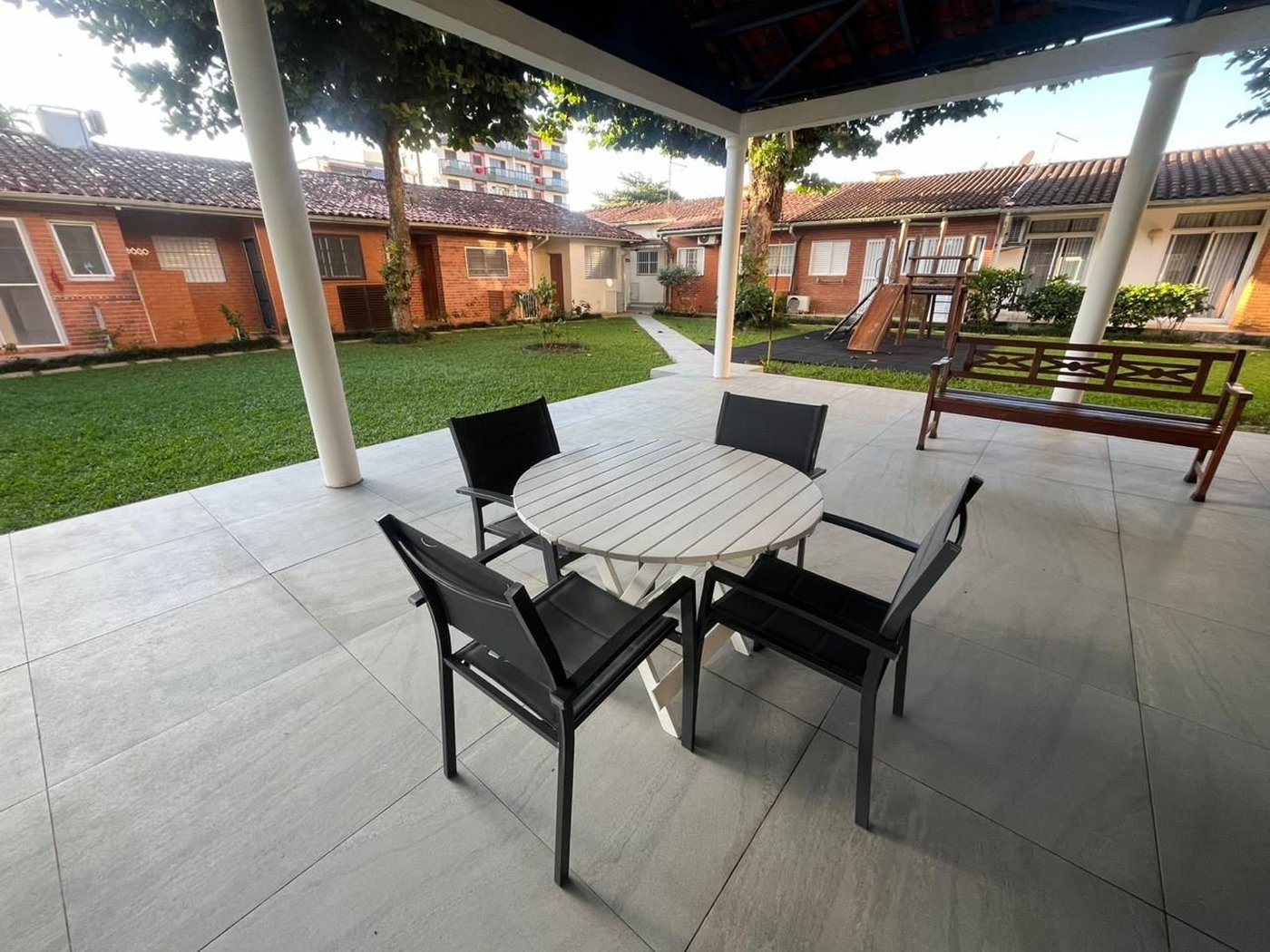 Casa com 2 dormitórios à venda, 80 m² por R$ 440.000,00 - Loteamento João Batista Julião - Guarujá/SP