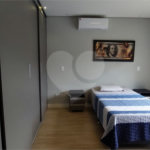 Casa à venda com 4 suítes no condomínio Figueira Garden, Atibaia - SP