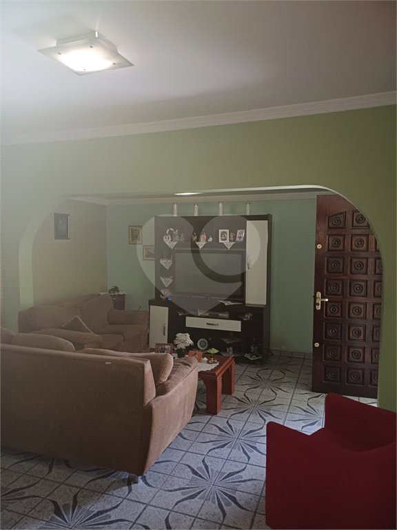 Casa à venda com 4 quartos em Vila Nivi, São Paulo, SP