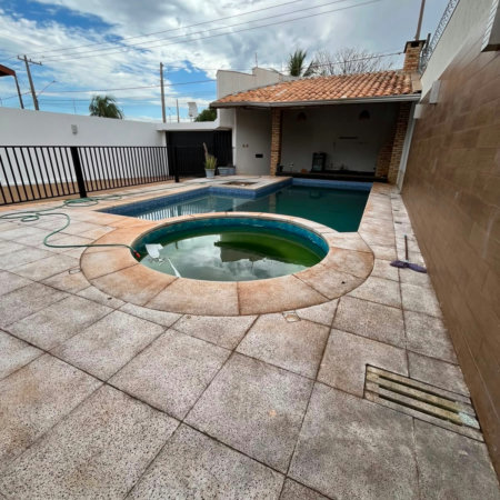 Casa à venda ou para alugar com 3 quartos, sendo 1 suíte,  em Jardim dos Ipes, Três Lagoas, MS