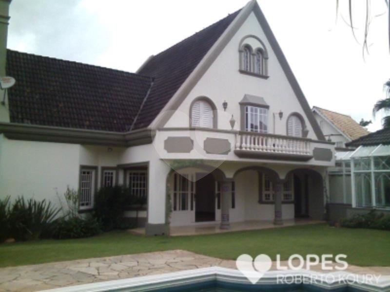 Casa à venda com 6 quartos, sendo 2 suítes, no condomínio Lago Azul Residencial e Golfe, Araçoiaba da Serra - SP
